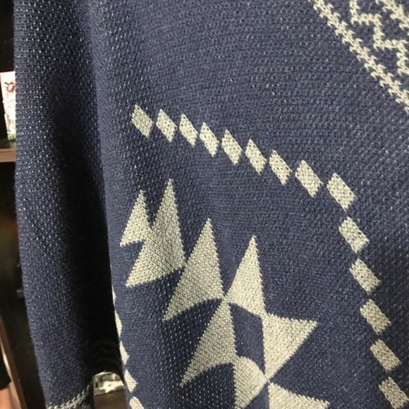 5-Star Reviewed Aztec Print Knitted Poncho - Picture 8 of 8